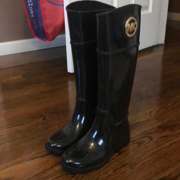 *MICHAEL KORS* black rain boots (tall) size 6 - Picture 5 of 6